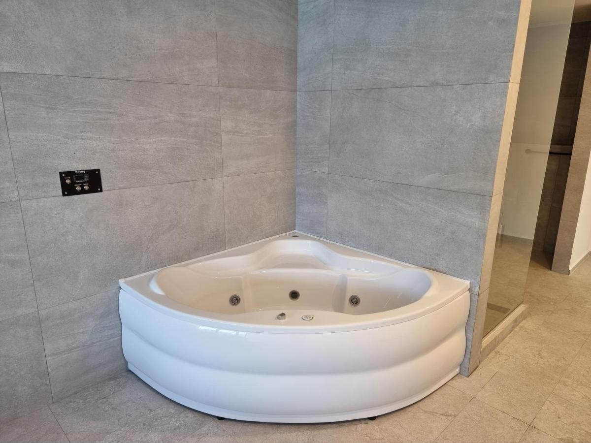 Hotel Swan à Belgrade Extérieur photo