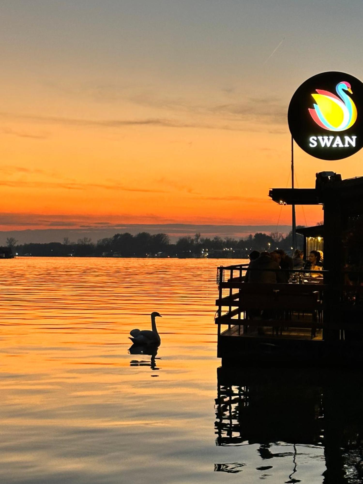 Hotel Swan à Belgrade Extérieur photo